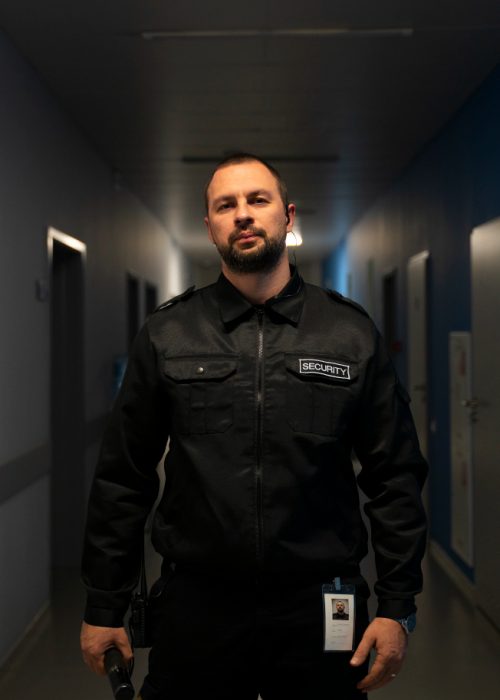 guardia-seguridad-lugar-trabajo